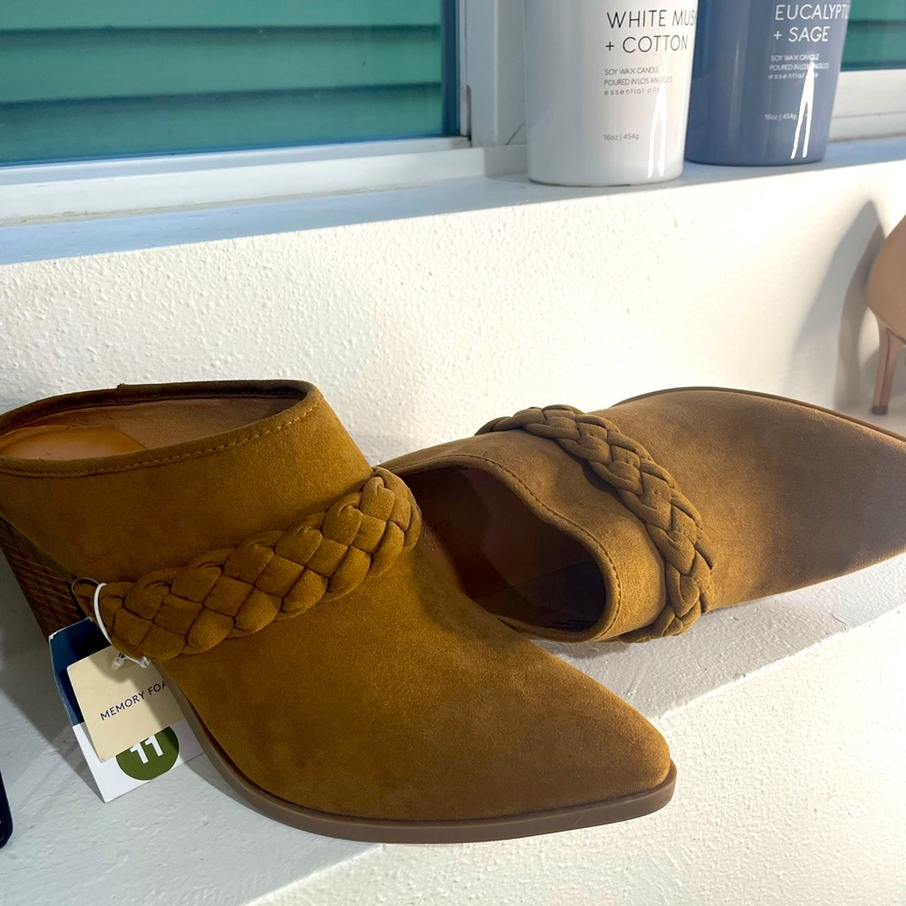 Universal Threads Mule